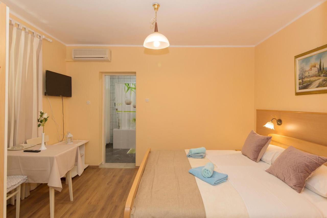 Apartments Palma Bed & Breakfast Medulin Bagian luar foto
